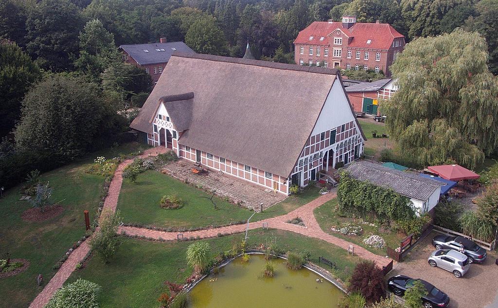 Hotel Taubenhof - Gut Cadenberge Exteriér fotografie